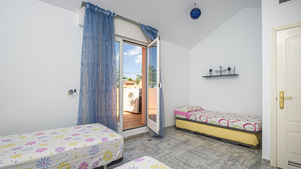 Casa adosada en Marbella, Málaga, España 3 dormitorios, 235 m2 No. 104089