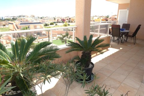 Wohnung zum Verkauf in Torrevieja, Alicante, Spanien 3 Schlafzimmer, 82 m2 Nr. 188913 - Foto 2