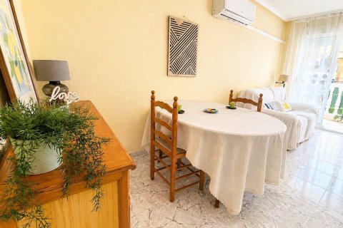 Apartamento en venta en Torrevieja, Alicante, España 2 dormitorios, 60 m2 No. 189239 - foto 3