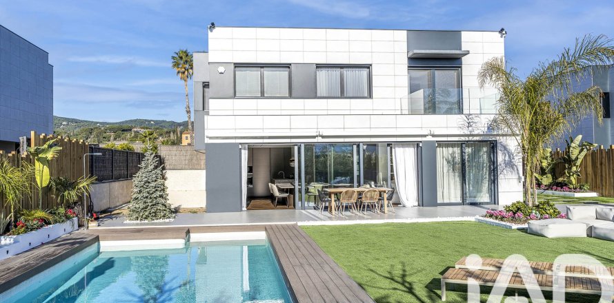 Hus i Sant Andreu de Llavaneres, Barcelona, Spanien 4 sovrum, 550 kvm. Nr. 152272