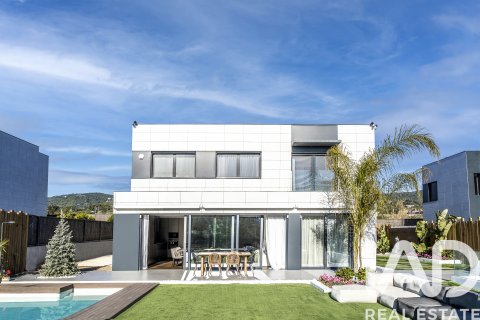 Talo myytävänä Sant Andreu de Llavaneres, Barcelona, Espanja, 4 makuuhuonetta, 550 m2 No. 152272 - kuva 22