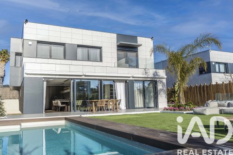 Talo myytävänä Sant Andreu de Llavaneres, Barcelona, Espanja, 4 makuuhuonetta, 550 m2 No. 152272 - kuva 21