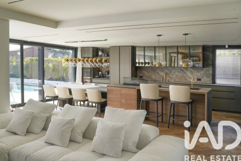 Talo myytävänä Sant Andreu de Llavaneres, Barcelona, Espanja, 4 makuuhuonetta, 550 m2 No. 152272 - kuva 5