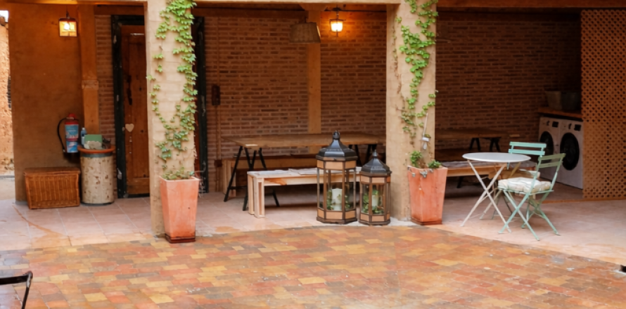 Hotelli Leon, Espanja 6 makuuhuonetta, 358 m2 No. 152278