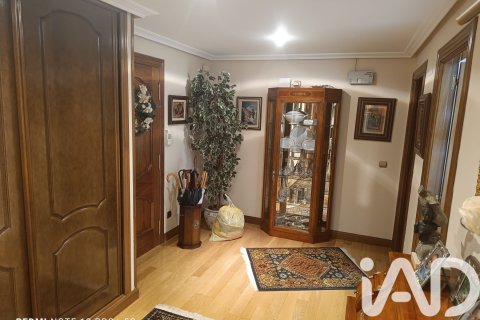 Продажа квартиры в Леон, Испания 4 спальни, 195м2 №152276 - фото 4