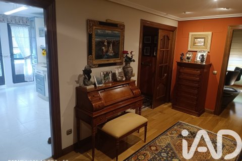 Продажа квартиры в Леон, Испания 4 спальни, 195м2 №152276 - фото 3