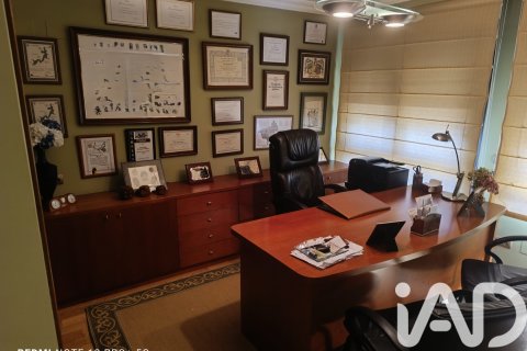 Продажа квартиры в Леон, Испания 4 спальни, 195м2 №152276 - фото 7