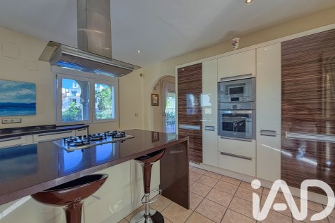 Apartament w Denia, Alicante, Hiszpania 3 sypialnie, 279 mkw. nr 152275 – zdjęcie 13