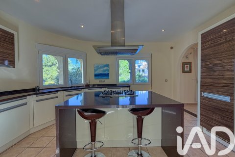 Apartament w Denia, Alicante, Hiszpania 3 sypialnie, 279 mkw. nr 152275 – zdjęcie 11