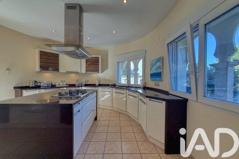 Apartament w Denia, Alicante, Hiszpania 3 sypialnie, 279 mkw. nr 152275 – zdjęcie 9