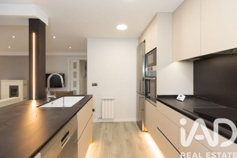 Lägenhet till salu i Alp, Girona, Spanien 3 sovrum, 104 kvm. Nr. 152633 - foto 7