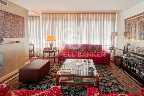 Apartment à Barcelona, Espagne 4 chambres, 259 m2 No. 158187