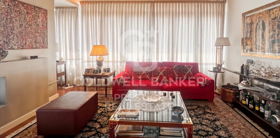 Apartment à Barcelona, Espagne 4 chambres, 259 m2 No. 158187