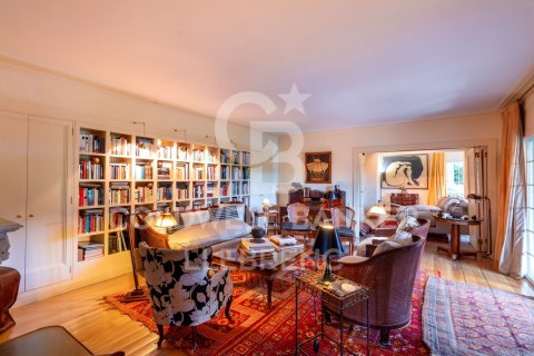 Сasa en venta en Barcelona, España 6 dormitorios, 381 m2 No. 158183 - foto 8