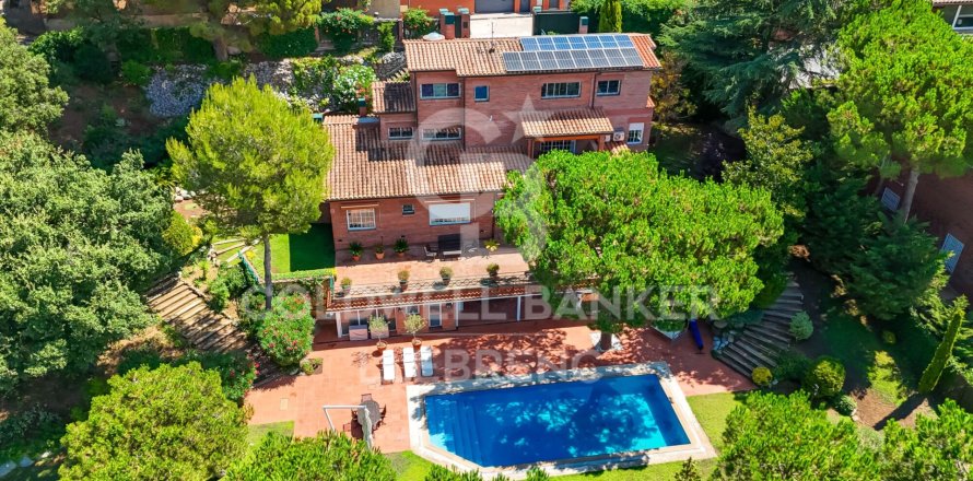 Дом в Барселона, Испания 6 спален, 381м2 №158183