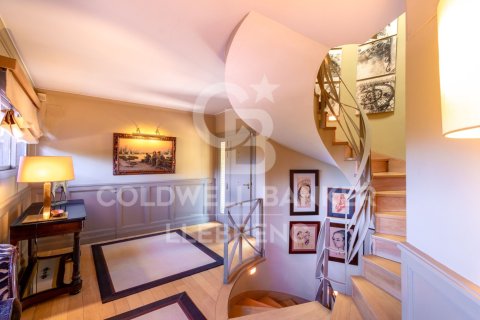 Сasa en venta en Barcelona, España 6 dormitorios, 381 m2 No. 158183 - foto 27