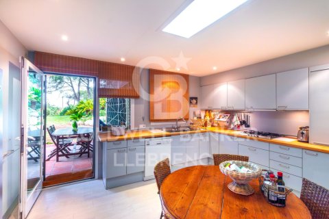 Сasa en venta en Barcelona, España 6 dormitorios, 381 m2 No. 158183 - foto 15