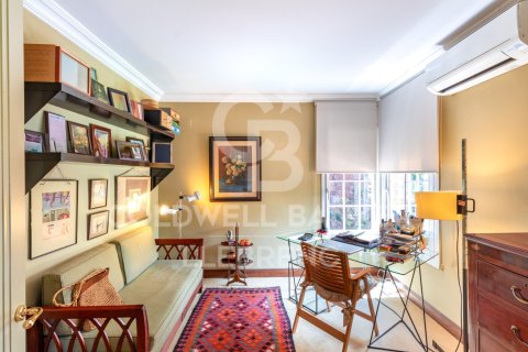Сasa en venta en Barcelona, España 6 dormitorios, 381 m2 No. 158183 - foto 19