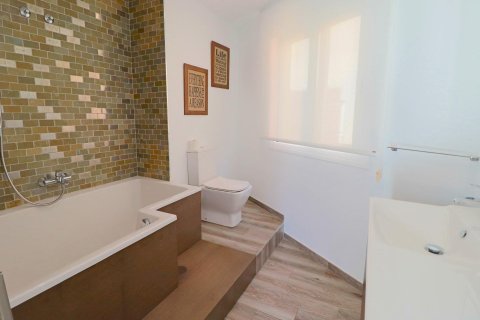 Huvila myytävänä El Campello, Alicante, Espanja, 8 makuuhuonetta, 400 m2 No. 135693 - kuva 13