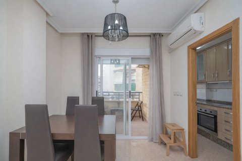 Wohnung zum Verkauf in Torrevieja, Alicante, Spanien 2 Schlafzimmer, 74 m2 Nr. 183417 - Foto 4