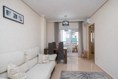 Wohnung zum Verkauf in Torrevieja, Alicante, Spanien 2 Schlafzimmer, 74 m2 Nr. 183417 - Foto 3
