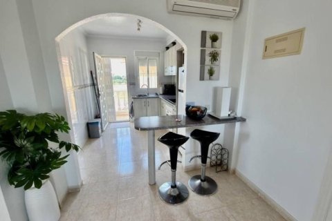 Bungalow for sale in Ciudad Quesada, Alicante, Spain 2 bedrooms, 80 sq.m. No. 183419 - photo 3
