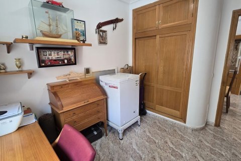 Apartment for sale in Torrevieja, Alicante, Spain 3 bedrooms, 112 sq.m. No. 183418 - photo 10