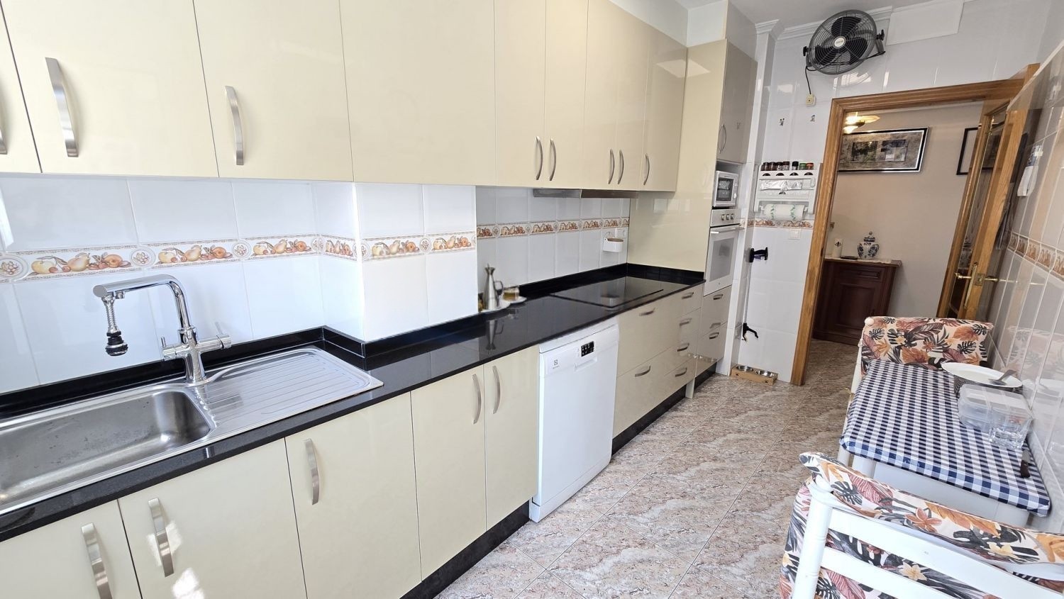 Apartamento en Torrevieja, Alicante, España 3 dormitorios, 112 m2 No. 183418