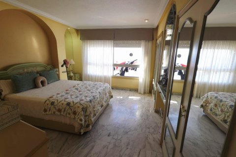 Huoneisto myytävänä Cabo De Las Huertas, Alicante, Espanja, 3 makuuhuonetta, 152 m2 No. 168829 - kuva 9