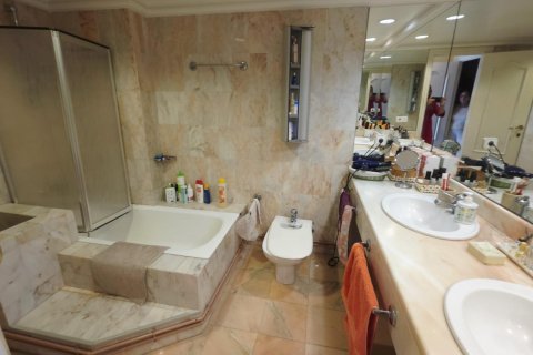 Huoneisto myytävänä Cabo De Las Huertas, Alicante, Espanja, 3 makuuhuonetta, 152 m2 No. 168829 - kuva 19