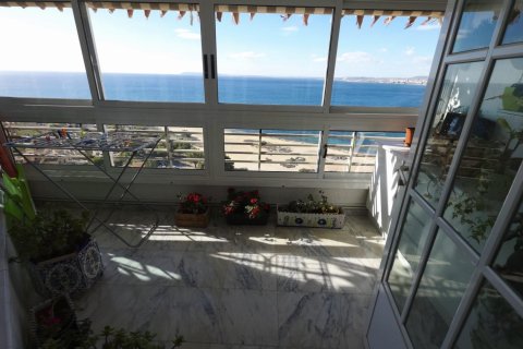 Huoneisto myytävänä Cabo De Las Huertas, Alicante, Espanja, 3 makuuhuonetta, 152 m2 No. 168829 - kuva 3
