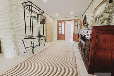 Villa à vendre à Torrevieja, Alicante, Espagne, 5 chambres, 330 m2 No. 165563 - photo 22