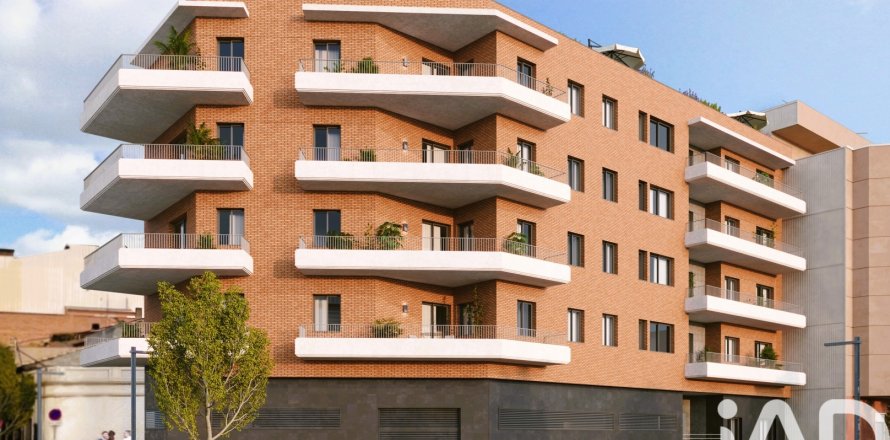 Apartament w Montcada i Reixac, Barcelona, Hiszpania 4 sypialnie, 166 mkw. nr 152728