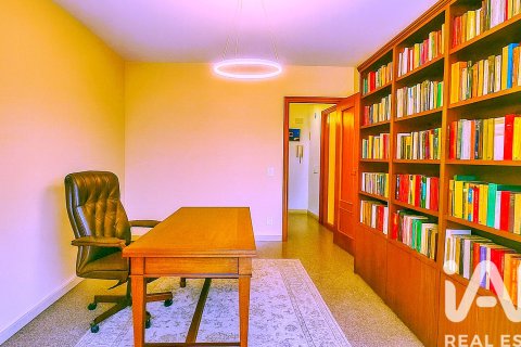 Apartamento en venta en Alicante, España 4 dormitorios, 126 m2 No. 152726 - foto 11