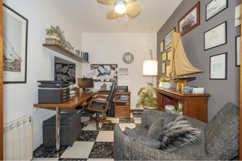 Kaupunkipientalo myytävänä Mahon, Menorca, Espanja, 7 makuuhuonetta, 434 m2 No. 177887 - kuva 6