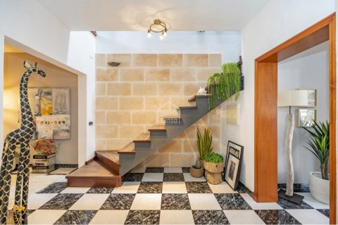 Kaupunkipientalo myytävänä Mahon, Menorca, Espanja, 7 makuuhuonetta, 434 m2 No. 177887 - kuva 4