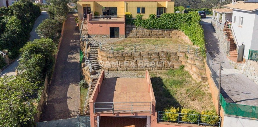 Villa à Lloret de Mar, Girona, Espagne 3 chambres, 241 m2 No. 177238