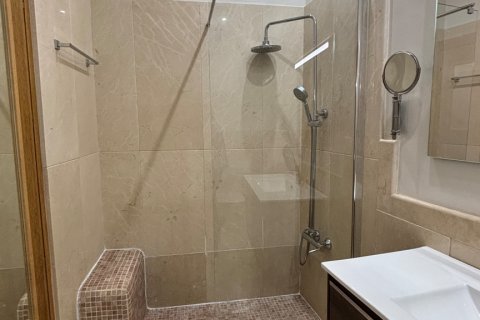 Apartment à louer à Malaga, Espagne, 1 chambre, 70 m2 No. 177293 - photo 12