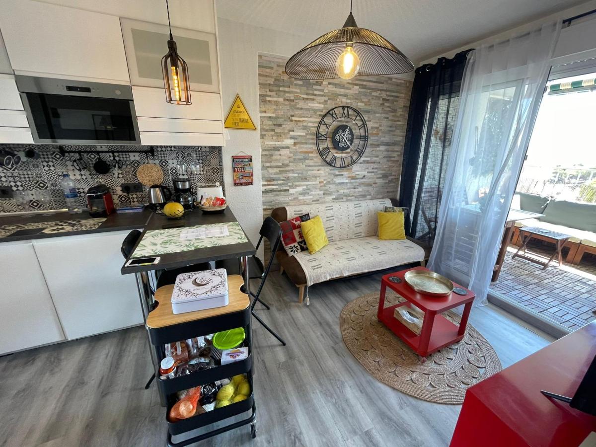 Apartment in Guardamar del Segura, Alicante, Spain 2 bedrooms, 42 sq.m. No. 183877