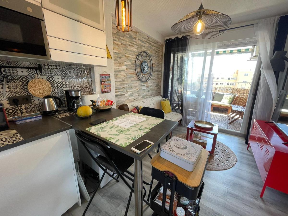 Apartment in Guardamar del Segura, Alicante, Spain 2 bedrooms, 42 sq.m. No. 183877