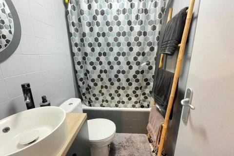 Apartment for sale in Guardamar del Segura, Alicante, Spain 2 bedrooms, 42 sq.m. No. 183877 - photo 28