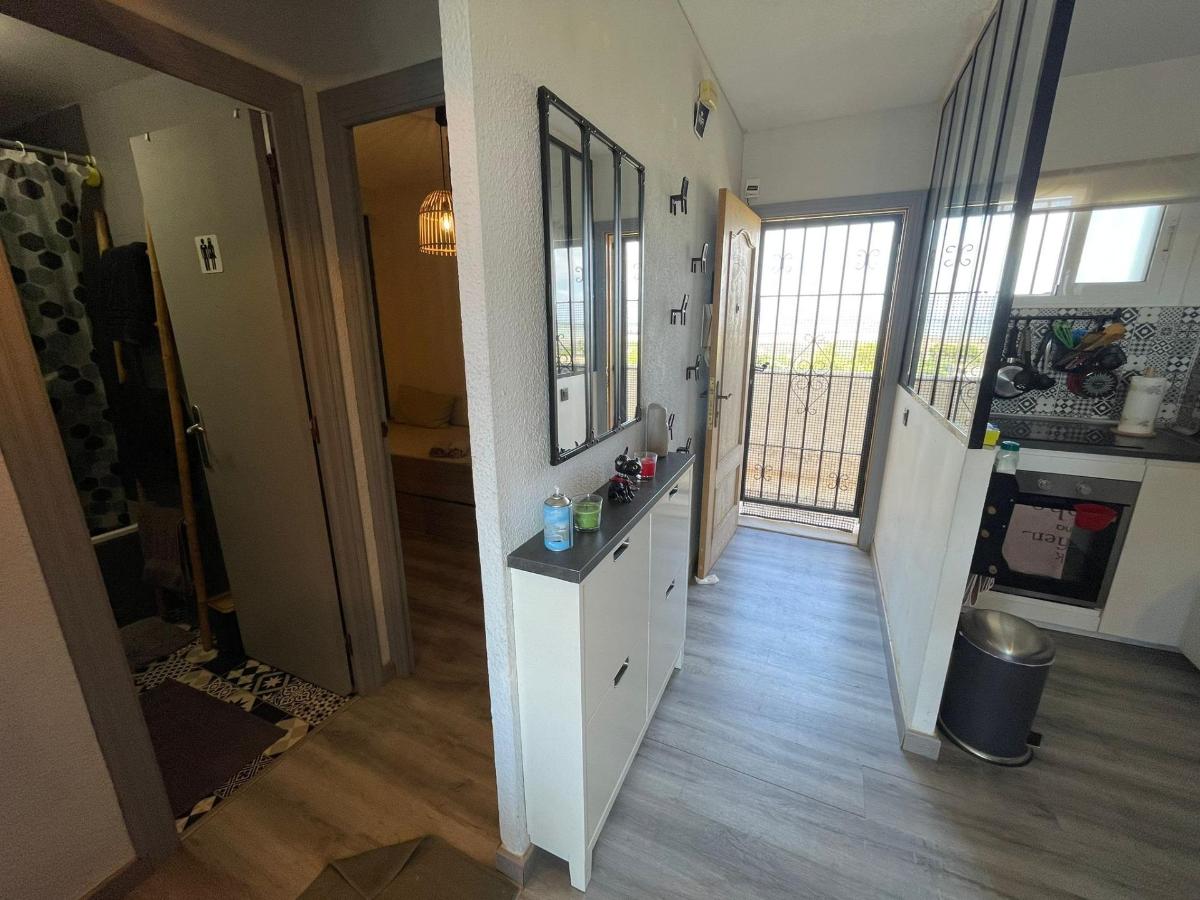 Apartment in Guardamar del Segura, Alicante, Spain 2 bedrooms, 42 sq.m. No. 183877