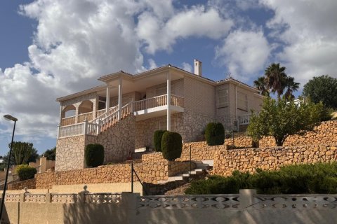 Villa à vendre La Nucia, Alicante, Espagne, 4 chambres, 300 m2 No. 139277 - photo 1