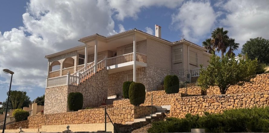 Villa La Nucia, Alicante, Espagne 4 chambres, 300 m2 No. 139277