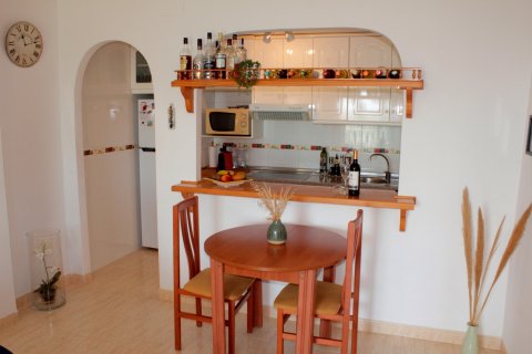 Lägenhet till salu Alicante, Spanien 2 sovrum, 75 kvm. Nr. 139272 - foto 3
