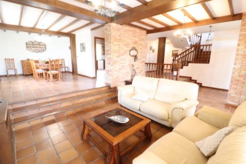 Apartment for sale Mil Palmeras, Alicante, Spain 4 bedrooms, 350 sq.m. No. 117042 - photo 2