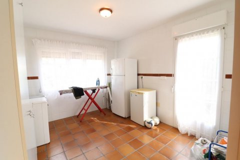 Apartment for sale Mil Palmeras, Alicante, Spain 4 bedrooms, 350 sq.m. No. 117042 - photo 11
