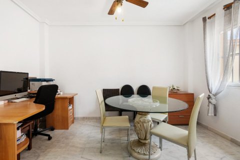 Villa à vendre à Alicante, Espagne, 4 chambres, 253 m2 No. 145965 - photo 12