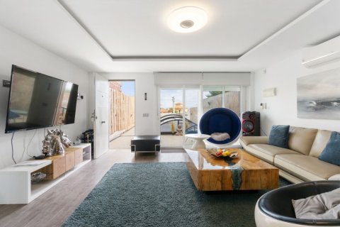 Casa adosada en venta en Los Balcones, Alicante, España 3 dormitorios, 103 m2 No. 145260 - foto 2