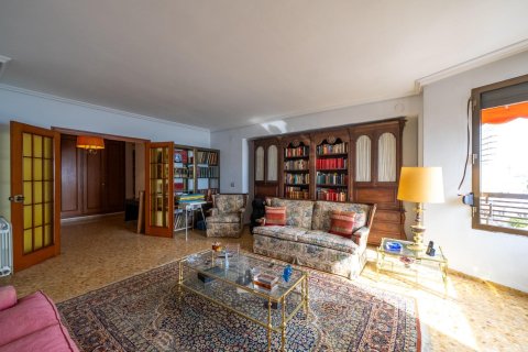 Apartment for sale in Alicante, Spain 1 bedroom, 113 sq.m. No. 165757 - photo 18